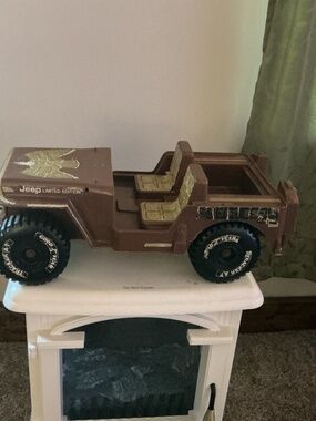 Limited edition jeep brown toy Carolina enterprises inc 1973